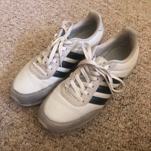 Adidas Sneakers
